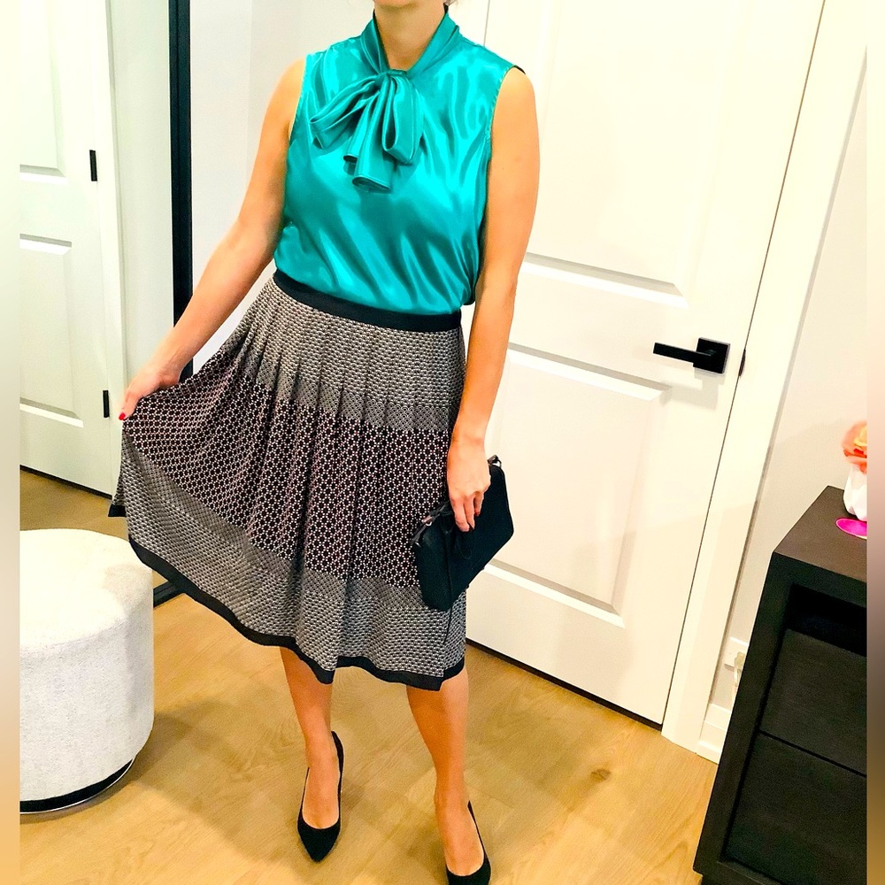 Very nice modern midi skirt 🌷🌷🌷